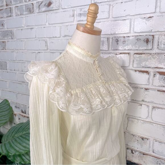 Vintage 70s Jessica’s Gunnies Cream Lace Gauze Two Piece Skirt and Blouse Set - Picture 6 of 15